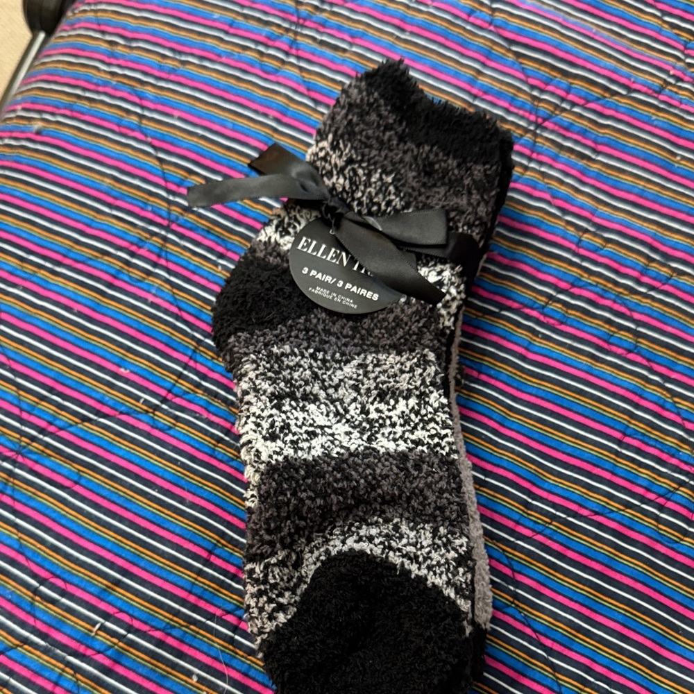Ellen Tracy Woman’s Black and Gray Casual Socks 248